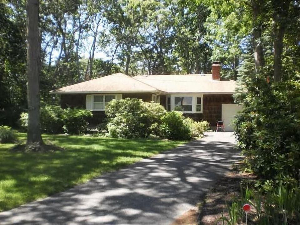 1st image of 275 Oak Dr