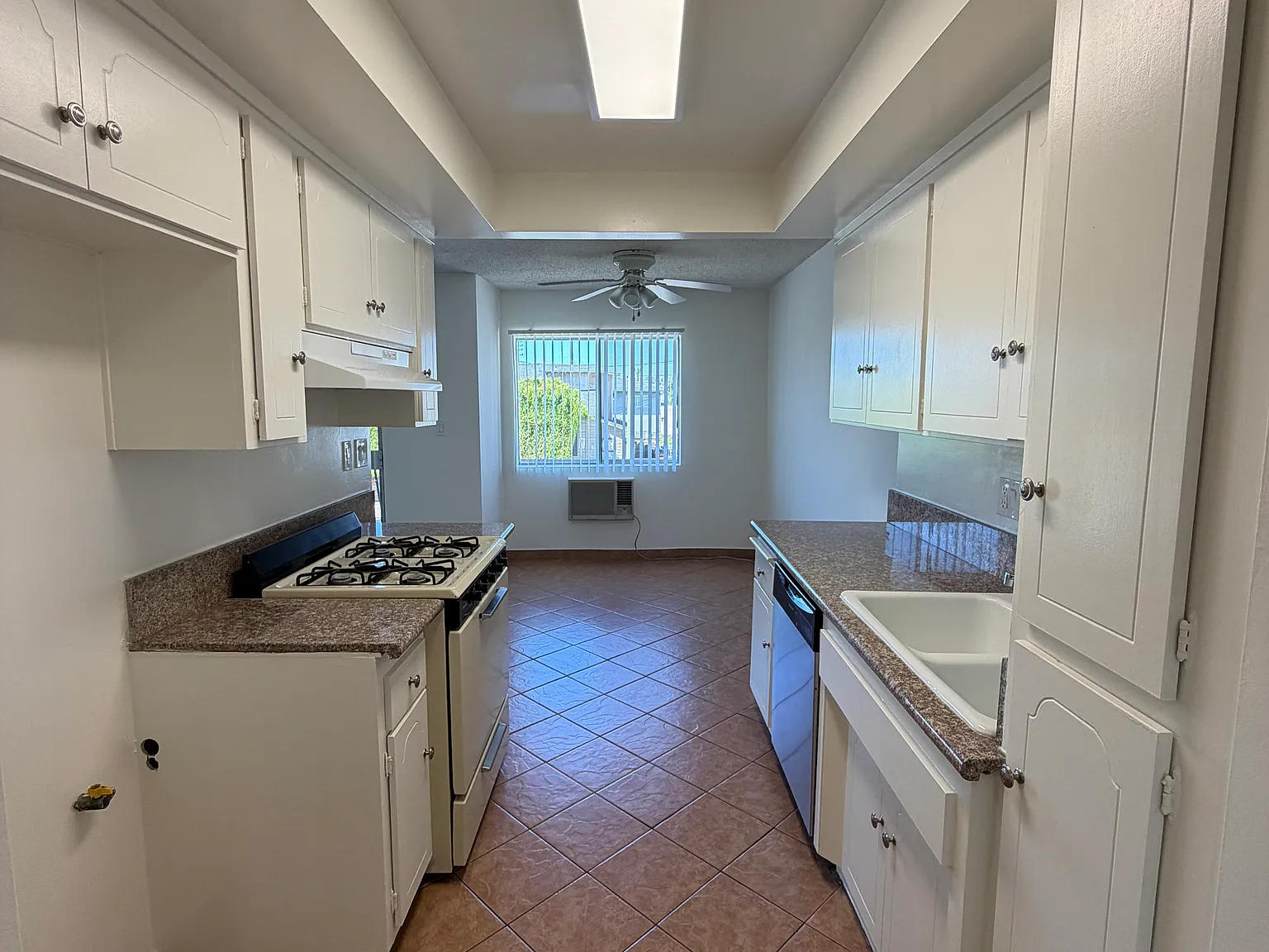 2 bed, 1260 sqft, $3,000 — Photo 3