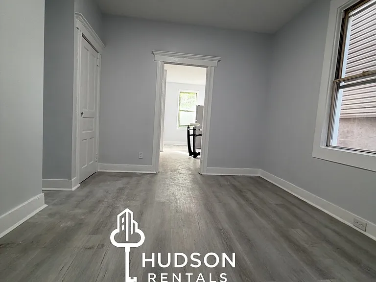 34 Clerk St #1L — Photo 4