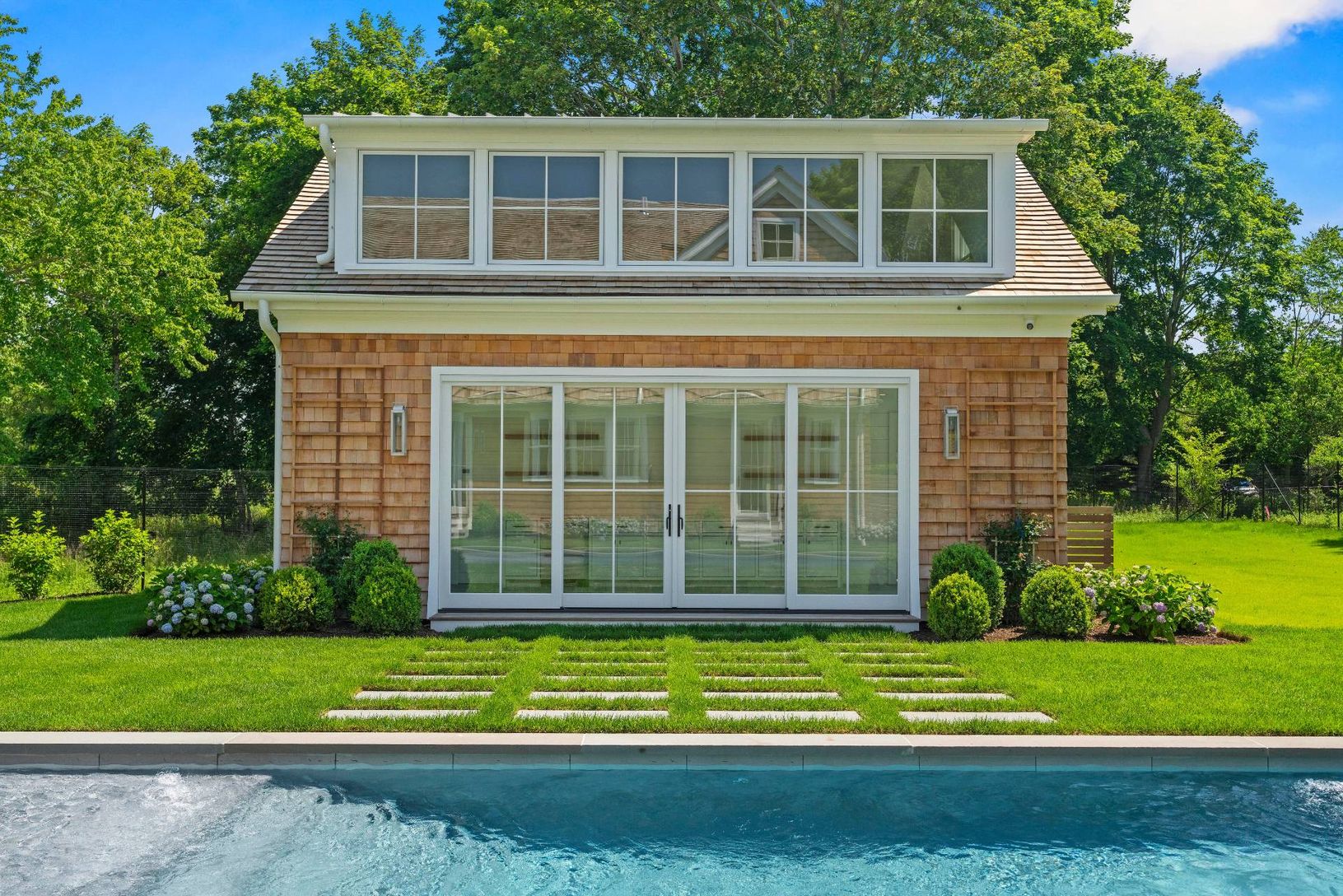  Private 4 Seasons 2 Story Fully Equipped 1400 sqft Guest House,  Perfect for overflow guests!