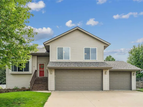 825 Kiowa Dr, North Liberty, IA 52317