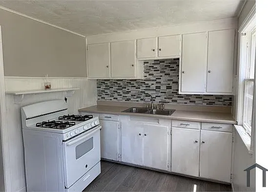 5713 South Blvd — Photo 5