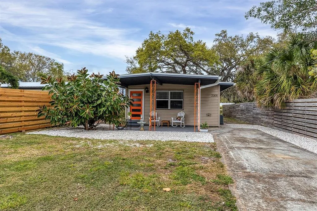 2 bed, 2.0 bath, 826 sqft, $3,500 — Photo 1