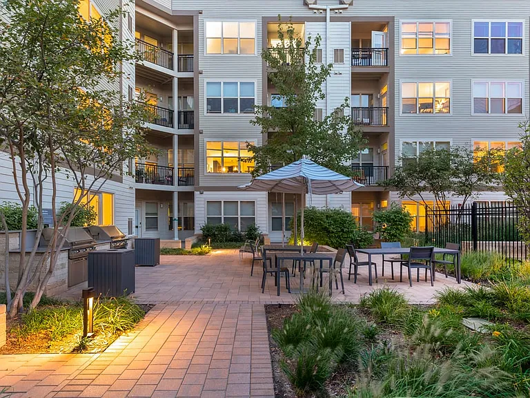 Courtyard with BBQ Grills