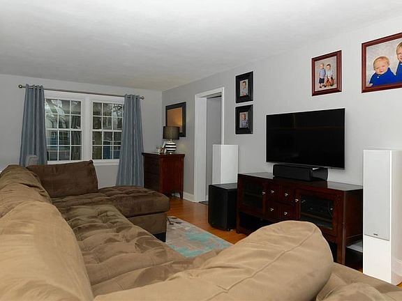 4th image of 4605 Brookhill Dr S