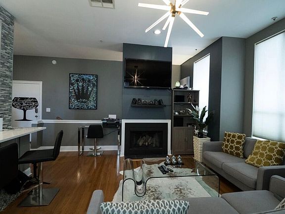 5th image of 330 Julia St Penthouse 1
