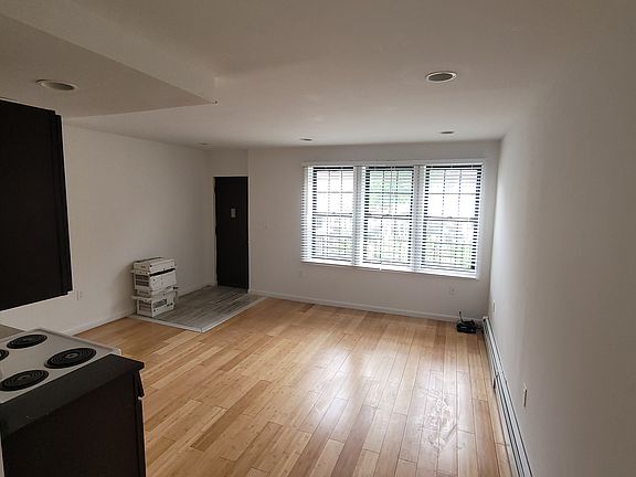 5th image of 949 E 231st St #1