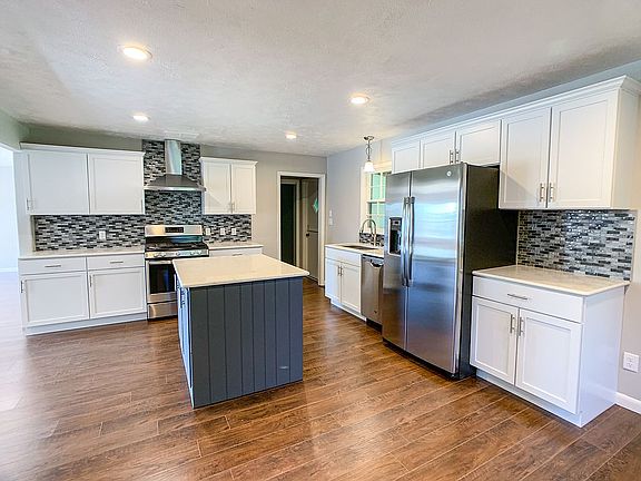 5th image of 2101 Longview Dr