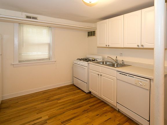 2nd image of 5032 N Wolcott Ave #Iggarden
