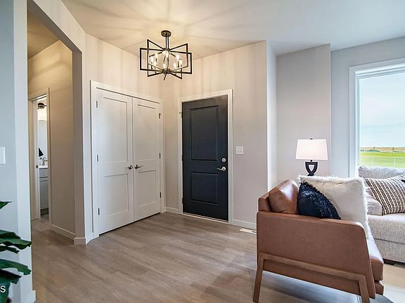4th image of 4402 Silver Blvd