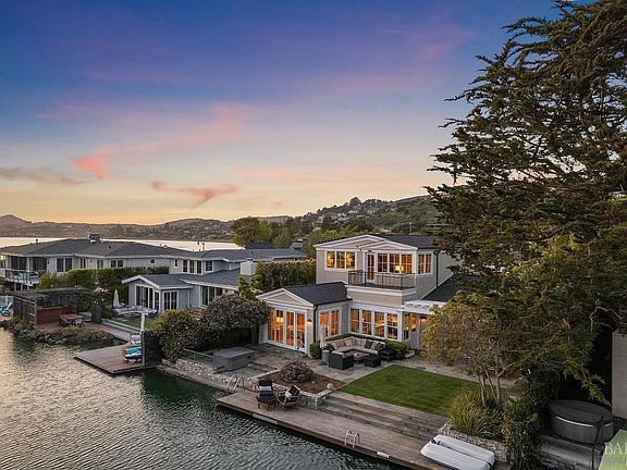 3rd image of 7 Windward Road