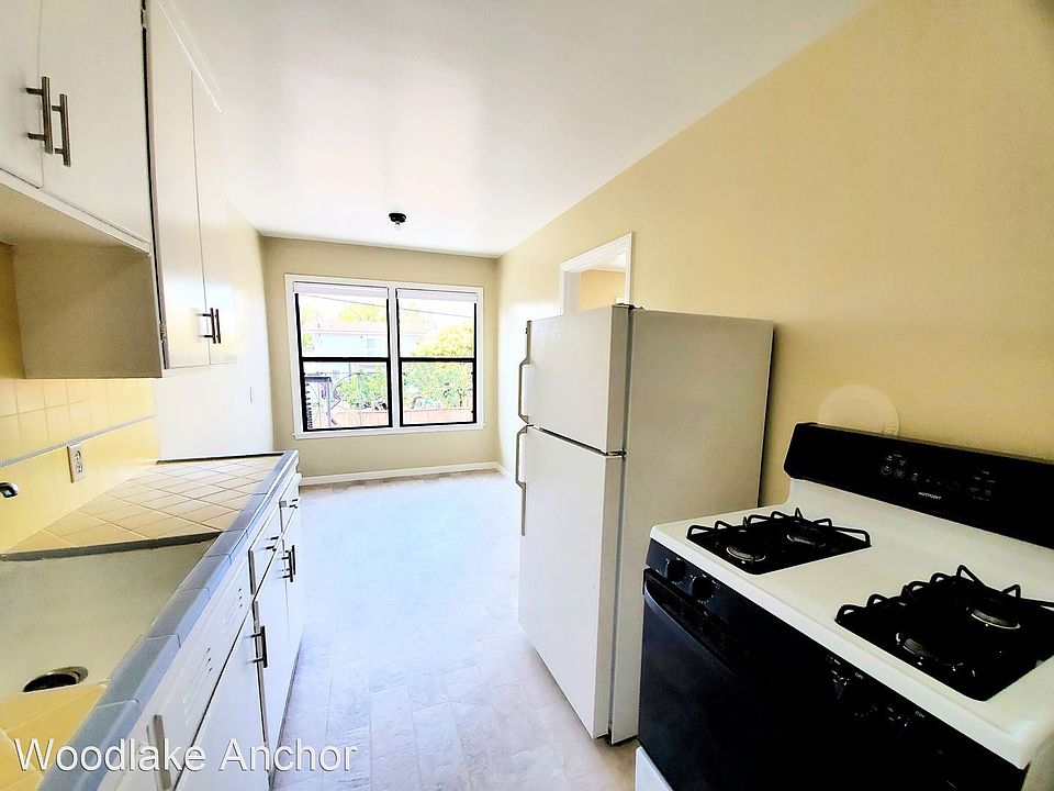 1st image of 125 South Blvd #10392441