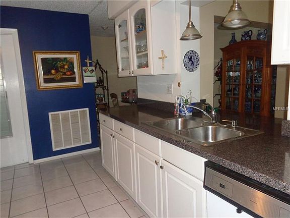 4th image of 2400 Lighthouse Dr