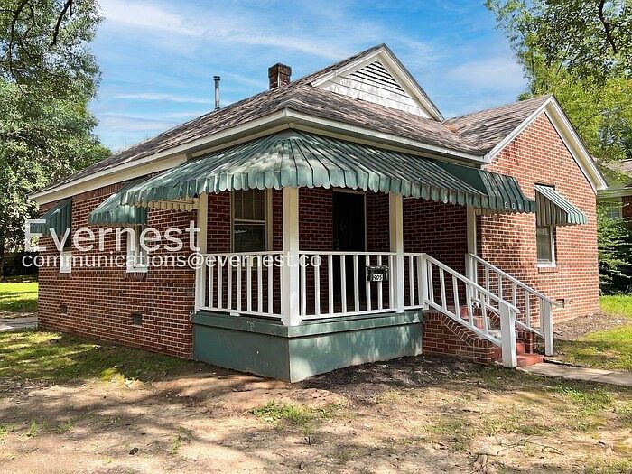 1st image of 905 Parkhaven Ln