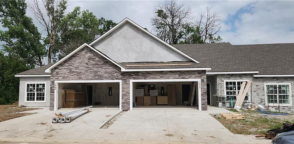 1st image of 1448 Villa Ln