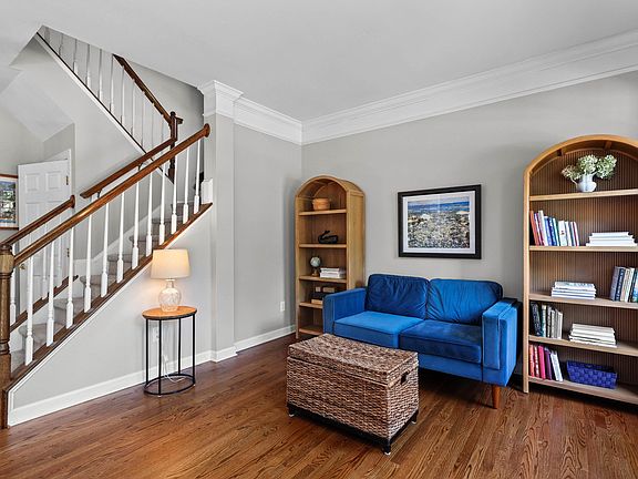 4th image of 1202 Fairfax Woods Dr