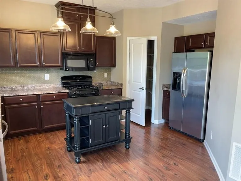 5055 Lake Forest Dr — Photo 16