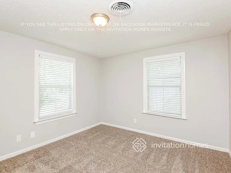 208 Ennis St — Photo 13