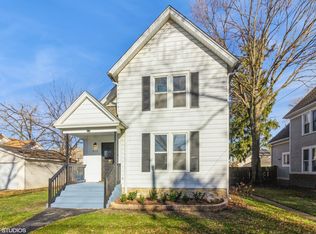 412 Marion Ave, Aurora, IL 60505