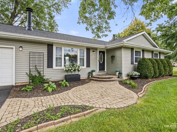 1750 Suzy St, Sandwich, IL 60548