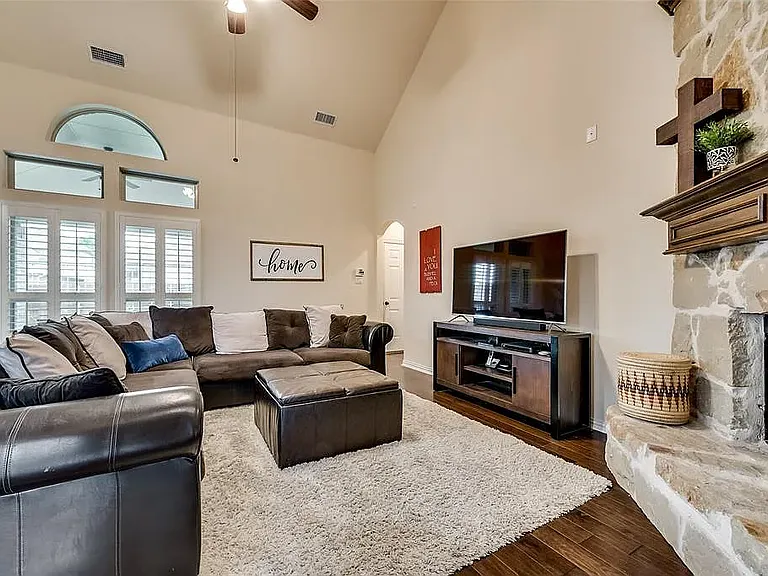 411 Sunnyside Ln — Photo 15