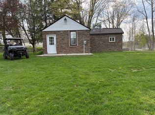 1585 S Garner Rd, Milford, MI 48380