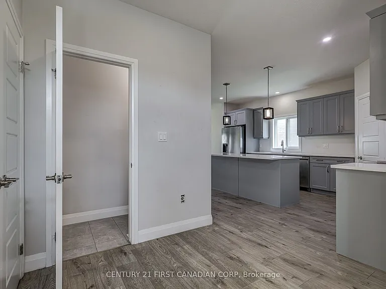 127 Marconi Ct — Photo 16