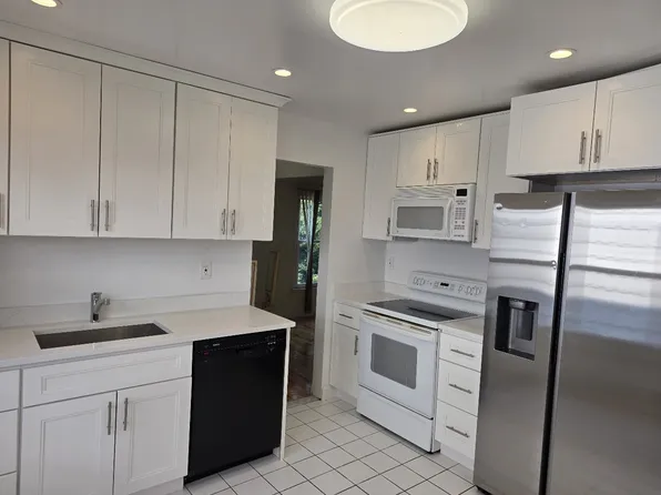 (undisclosed Address), Bayside, NY 11360