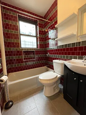 Rented by Metropolitan Realty | media 17