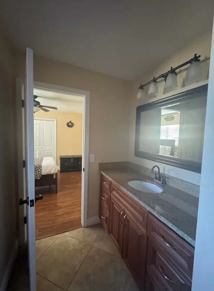 4 bed, 2260 sqft, $3,400 — Photo 3