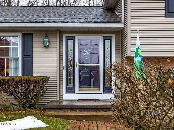 2nd image of 110 River Dr
