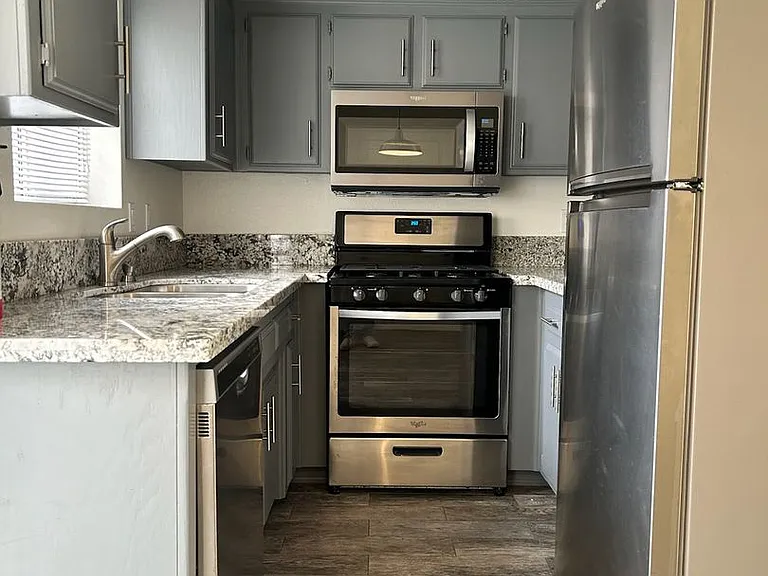 1017 Perdew Ave — Photo 4