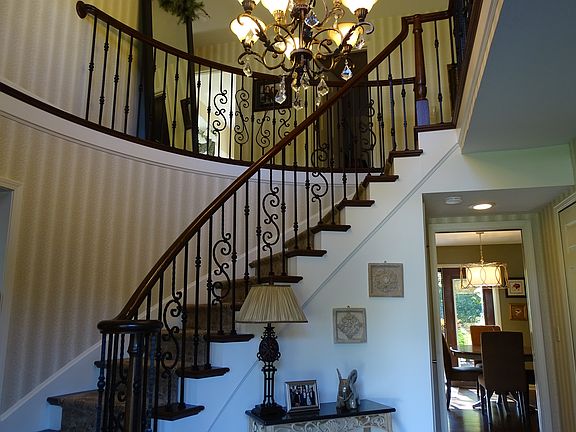 3rd image of 28655 Brockway Dr