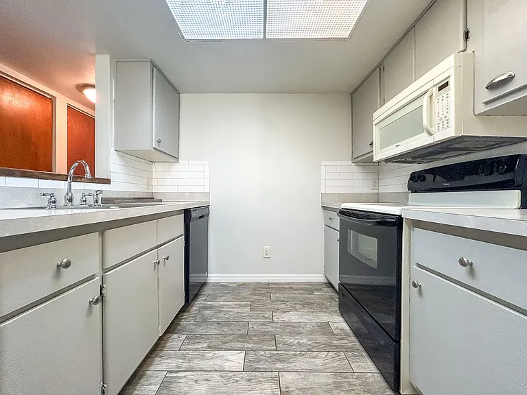 2508 SW 35th Pl #G38 — Photo 7