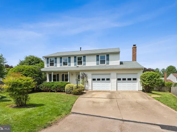 14611 Farm Pond Ct, Centreville, VA 20120