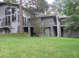 18 Overlook Rd, White Bear Lake, MN 55110