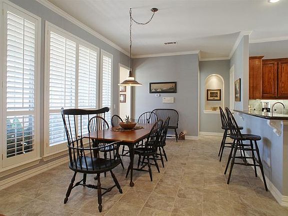 4th image of 905 Canterbury Ct
