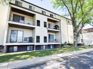3119 Willow Knolls Dr #34B, Peoria, IL 61614