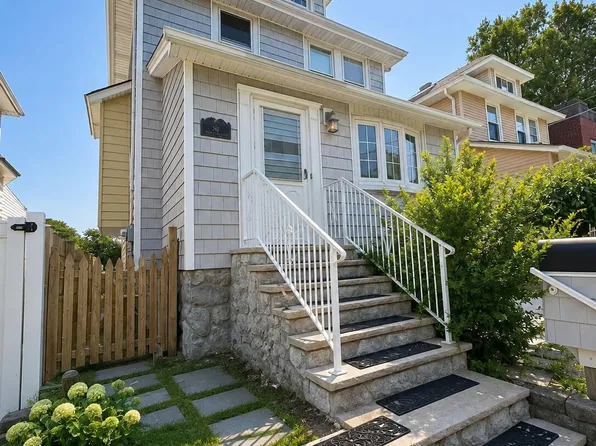 26 Heusden St, Staten Island, NY 10303