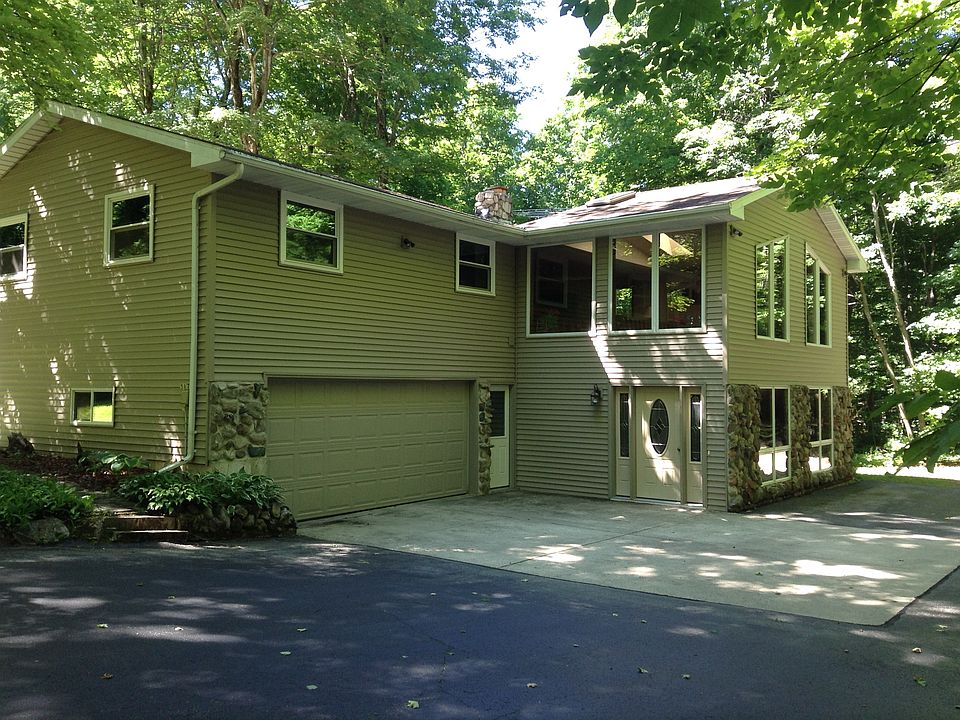 1st image of 3179 Greenwood Ln