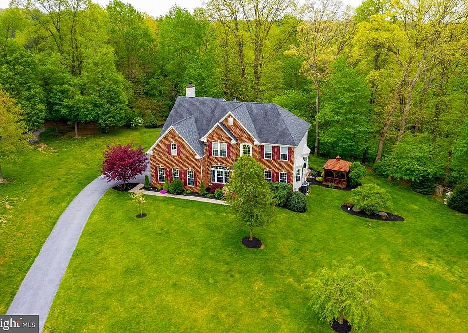 2.17 acres with wooded conservation