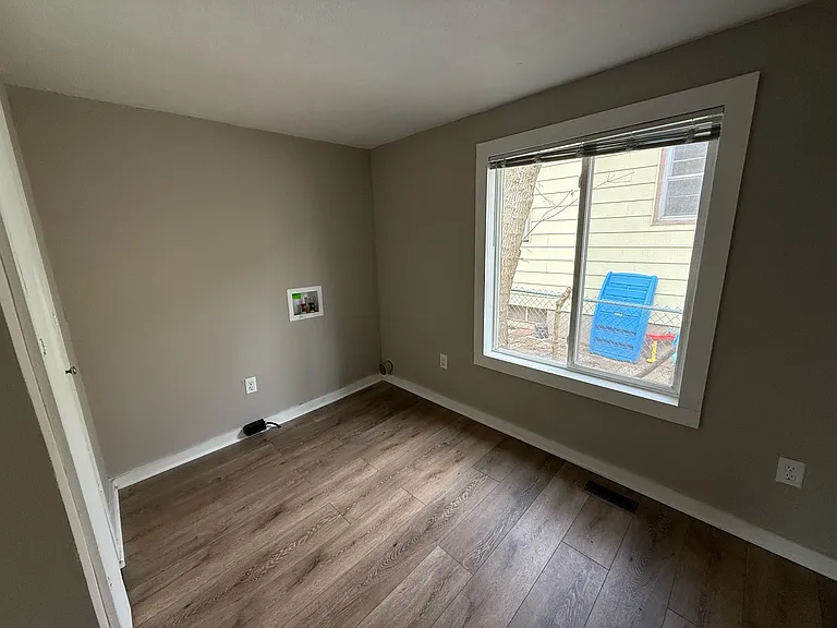 430 Dunlap St — Photo 8
