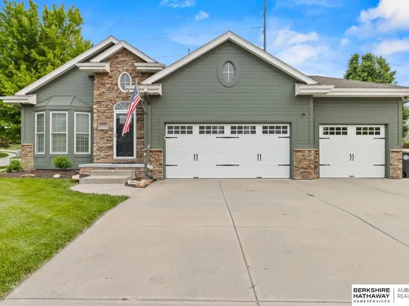 20155 Farnam St, Elkhorn, NE 68022