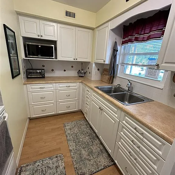 3900 Roxane Blvd #8B — Photo 6