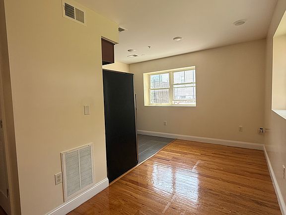 2nd image of 232 Shephard Ave #B6
