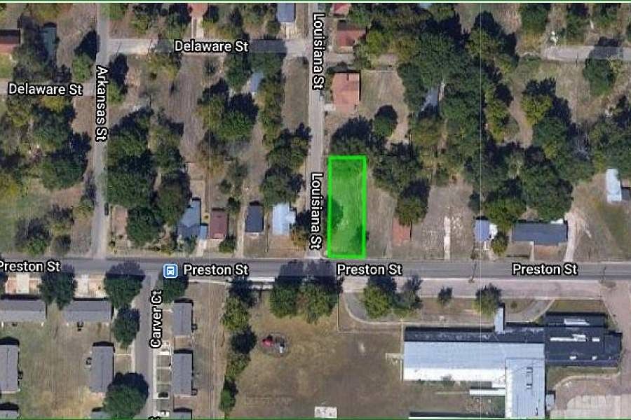 2nd image of 2301 Preston St