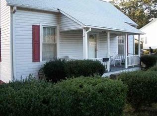 4 Pelzer St, Belton, SC 29627