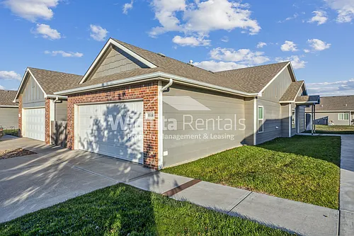 5518 N Edwards Cir Photo 1