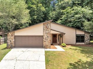395 Creekside Ct, Roswell, GA 30076