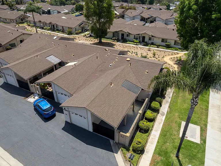 1025 Plover Way — Photo 20